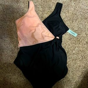 NWT Tempotrek one piece swimsuit.  Black/pink. XL